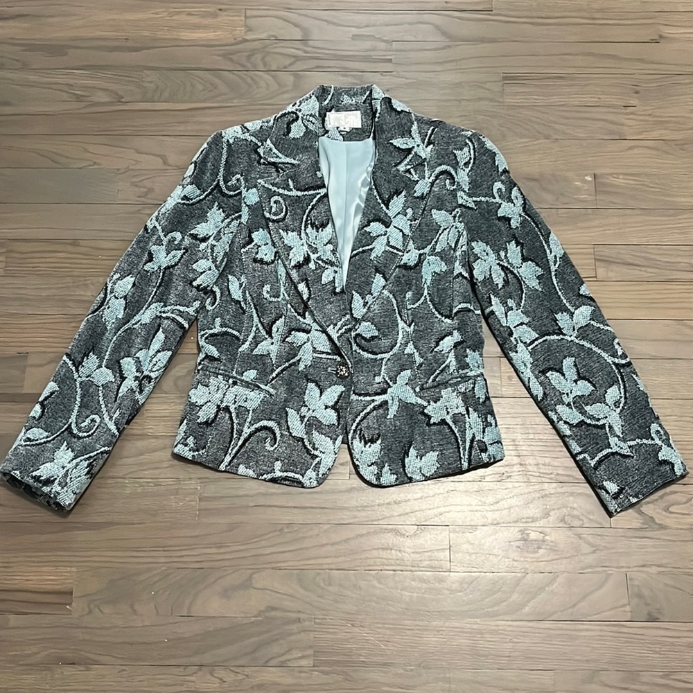 Alberto Makali Blue Tapestry Floral Blazer. Size 6